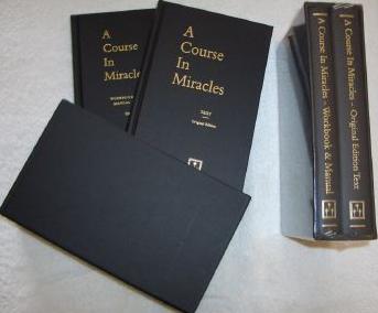 A COURSE IN MIRACLES ORIGINAL EDITION® Deluxe Set